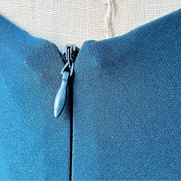 Laundry by Shelli Segal Teal gown w/ beading - Picture 10 of 15